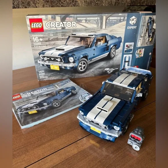 LEGO Creator Expert Ford Mustang (10265) – Complete with Box & Manual - Picture 1 of 2